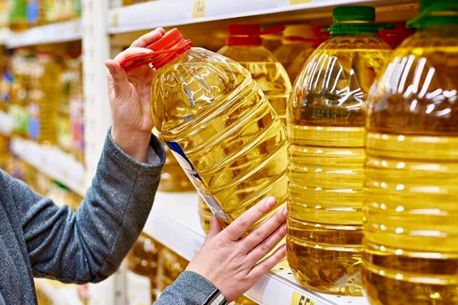 یک لیتر روغن زیتون بدون بو کریستال 900هزار تومان شد.